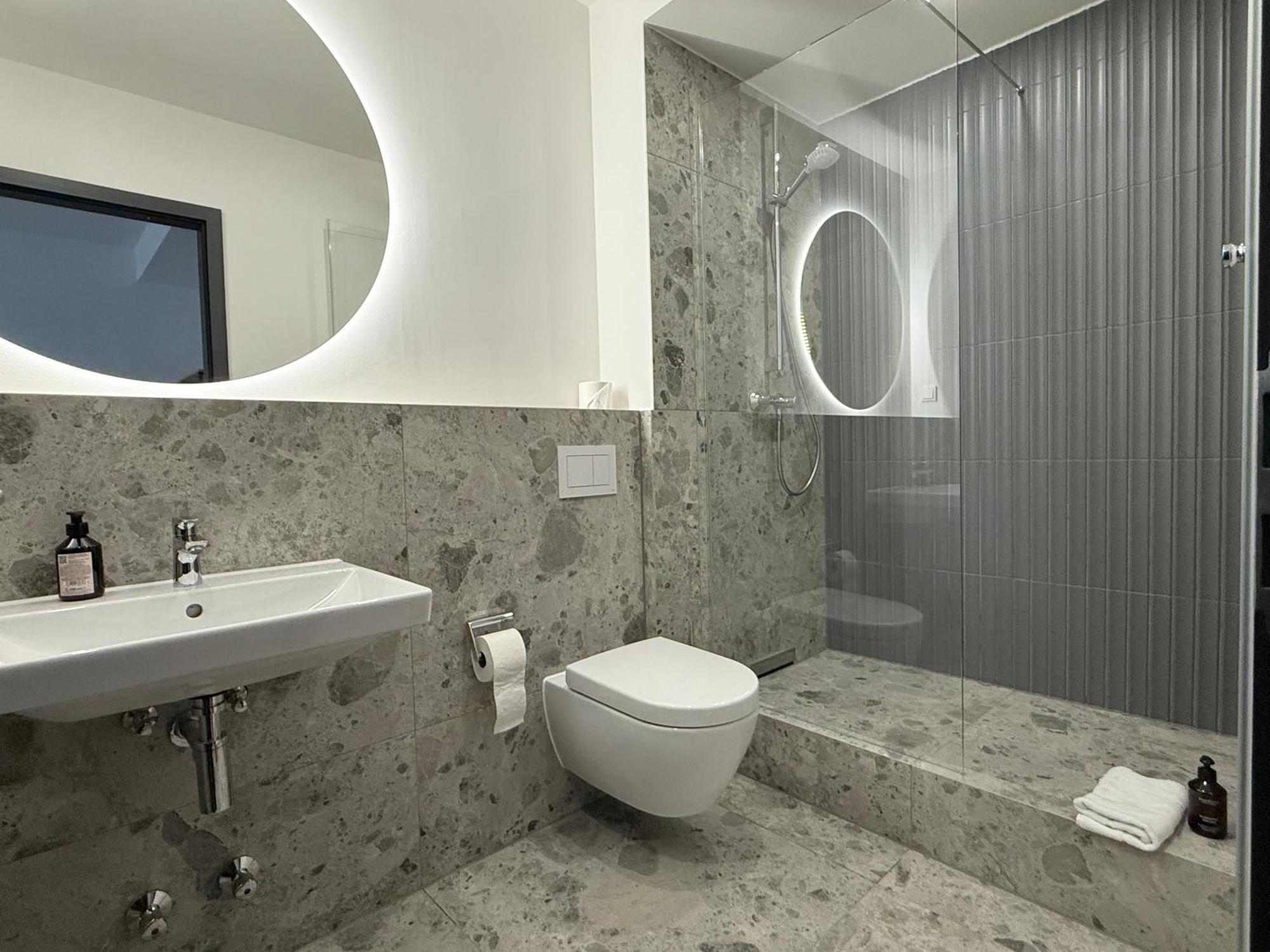 Stayzz By Homyzz - Modern Studios Alsterdorf -Winterhude- Stadtpark Hamburg Exterior photo